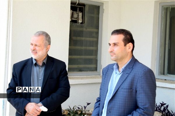 بازدید وزیر اقتصاد از شرکت نکاچوب میاندورود