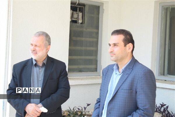 بازدید وزیر اقتصاد از شرکت نکاچوب میاندورود