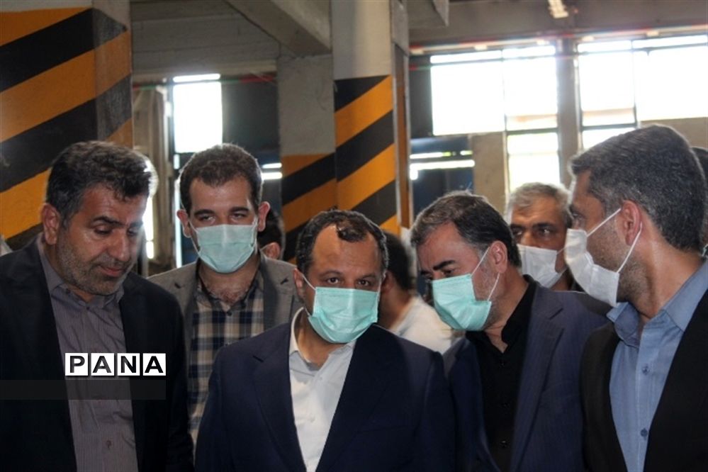 بازدید وزیر اقتصاد از شرکت نکاچوب میاندورود