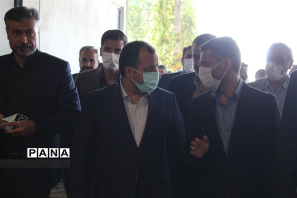 بازدید وزیر اقتصاد از شرکت نکاچوب میاندورود