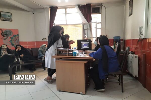 حضور پذیرفته‌شدگان کنکور ۱۴۰۱ در پایگاه‌های انتخاب رشته منطقه ۱۳