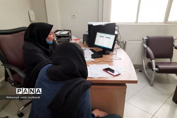 حضور پذیرفته‌شدگان کنکور ۱۴۰۱ در پایگاه‌های انتخاب رشته منطقه ۱۳