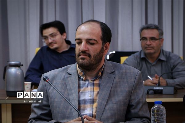 نشست هم‌اندیشی  مدیرکل آموزش و پرورش با اصحاب رسانه