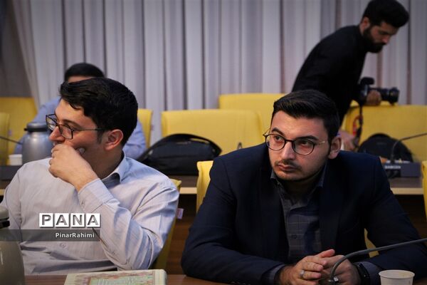 نشست هم‌اندیشی  مدیرکل آموزش و پرورش با اصحاب رسانه
