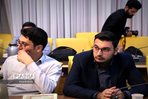 نشست هم‌اندیشی  مدیرکل آموزش و پرورش با اصحاب رسانه