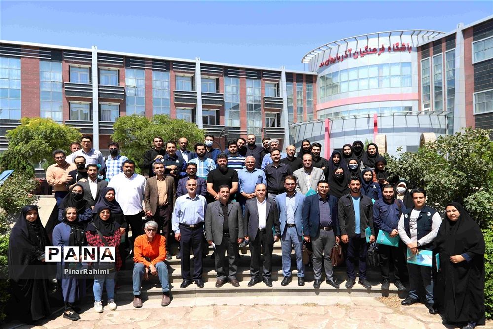 نشست هم‌اندیشی  مدیرکل آموزش و پرورش با اصحاب رسانه