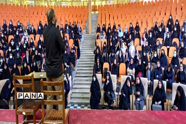 دومین روز برگزاری اردوی یک‌روزه ی دانش‌آموزان در اردوگاه امام علی(ع) محمد‌شهر کرج