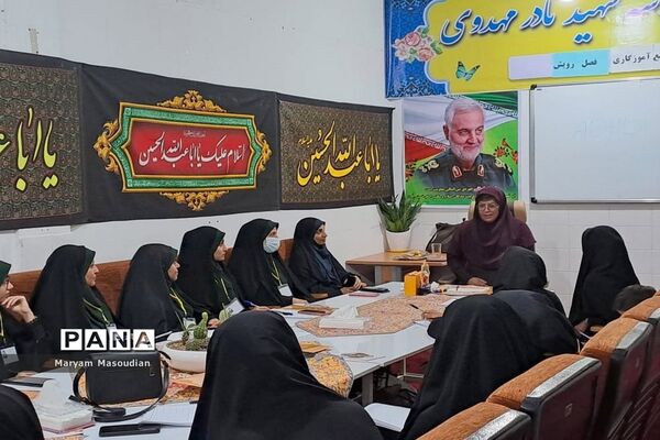 اولین دوره جامع آموزگاری فصل رویش در دشتستان
