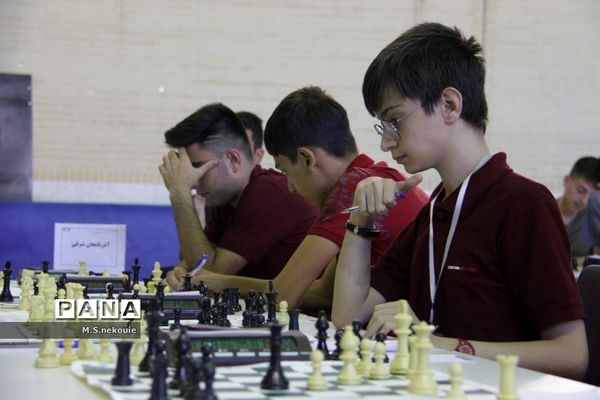 آغاز مسابقات  شطرنج دانش‌آموزی در شهرکرد