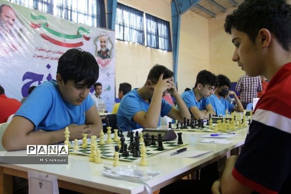 آغاز مسابقات  شطرنج دانش‌آموزی در شهرکرد