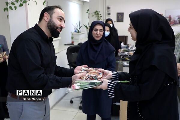 حضور قائم‌مقام و شورای معاونان سازمان دانش‌آموزی در خبرگزاری پانا برای قدردانی از تلاش خبرنگاران