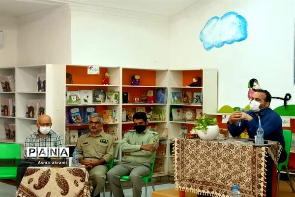 نشست تخصصی نقد و بررسی رمان نوجوان شکارچی