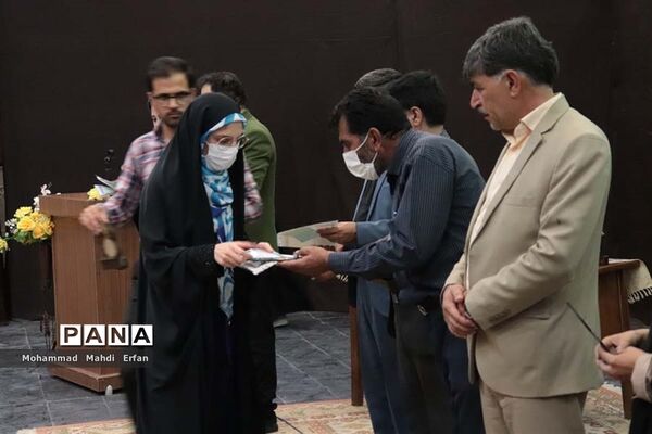 آیین تجلیل از برگزیدگان مسابقات فرهنگی هنری در آباده