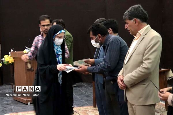 آیین تجلیل از برگزیدگان مسابقات فرهنگی هنری در آباده