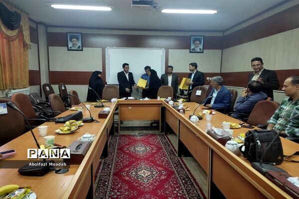 تقدیر از مربیان پایگاه اوقات فراغت شهرستان خلیل‌آباد