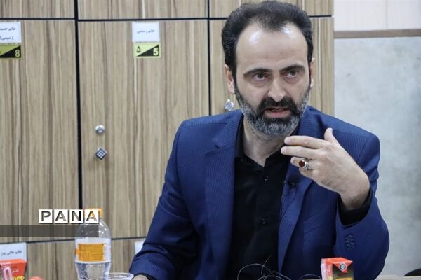 میزگرد تخصصی اثر بخشی همکاری انجمن‌های اولیا و مربیان مدارس در تربیت فرزندان