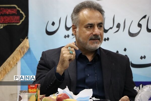 میزگرد تخصصی اثر بخشی همکاری انجمن‌های اولیا و مربیان مدارس در تربیت فرزندان