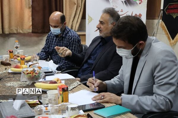 میزگرد تخصصی اثر بخشی همکاری انجمن‌های اولیا و مربیان مدارس در تربیت فرزندان
