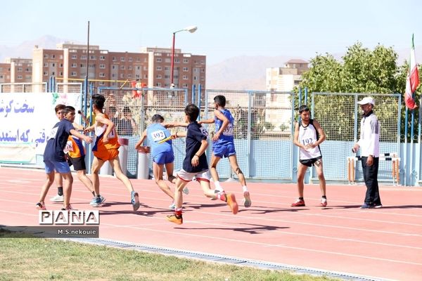 مسابقات دو و میدانی دانش‌آموزی در مرحله کشوری