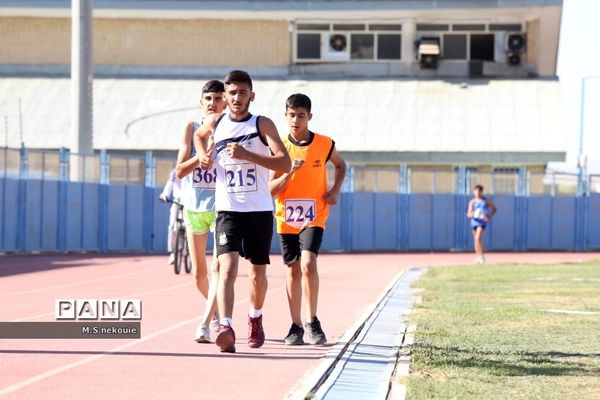 مسابقات دو و میدانی دانش‌آموزی در مرحله کشوری
