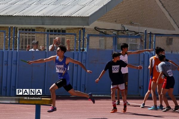 مسابقات دو و میدانی دانش‌آموزی در مرحله کشوری