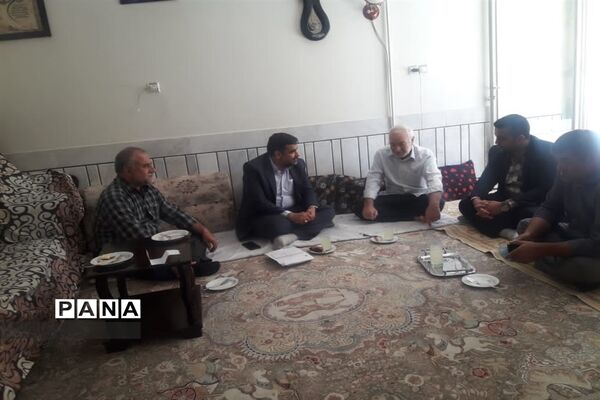 دیدار مدیر آموزش و پرورش فلاورجان با آزادگان دوران دفاع مقدس