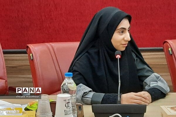 تجلیل مدیرکل آموزش و پرورش شهرستان‌های استان تهران از خبرنگاران فعال پانا