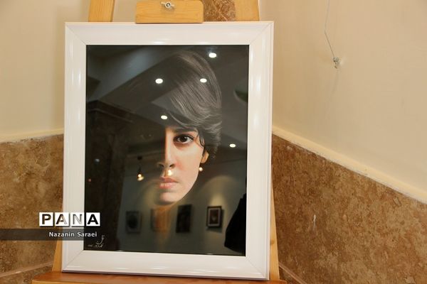 نمایشگاه «پرتره تنها» در گالری هنری اسلامشهر