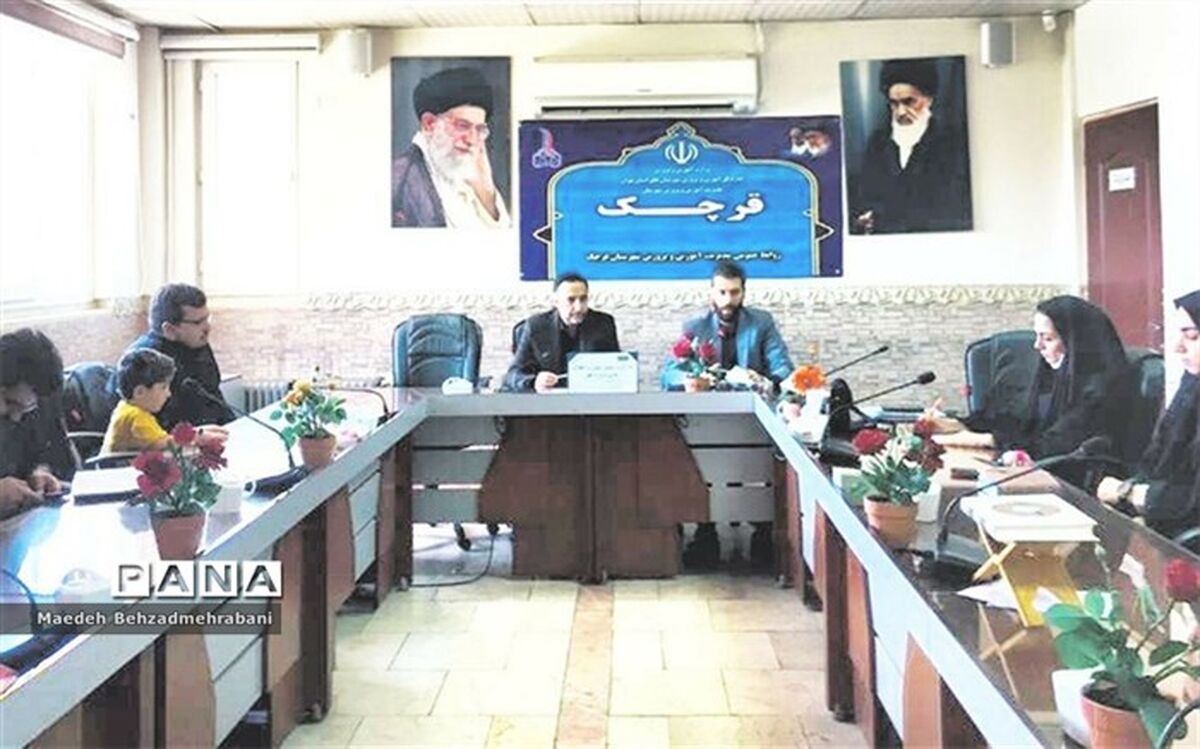 کادر مدارس، دانش‌آموزان را با فرهنگ جهاد و شهادت، دفاع مقدس و خانواده شهدا ‌آشنا سازند