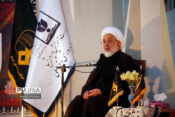 ‌مراسم دعای ندبه در جوار مزار شهدای گمنام دانش‌آموز در اردوگاه شهید باهنر