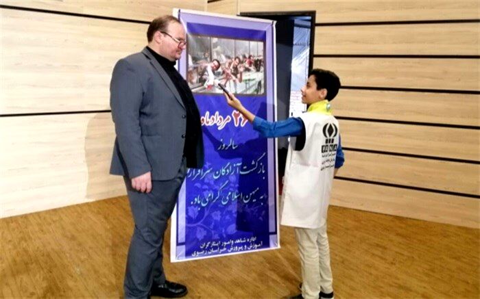 تجلیل از مقام آزادگان سرافراز بزرگان مایه بقاء انقلاب اسلامی ایران
