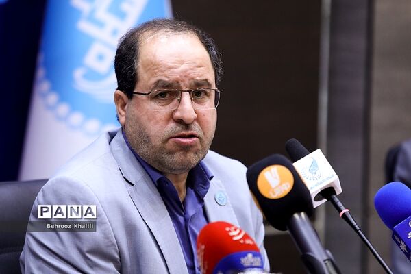 نشست‌ خبری رئیس دانشگاه تهران