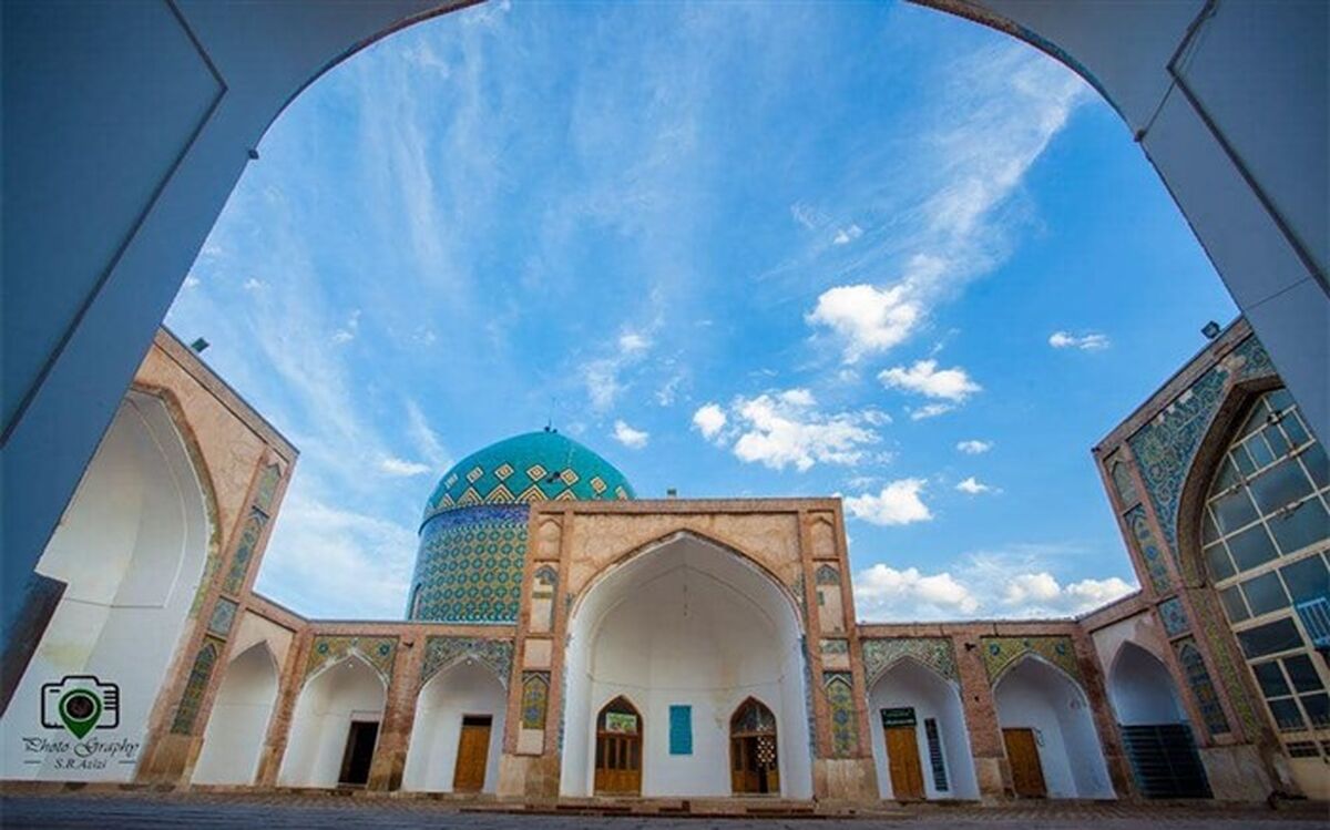 مسجد جامع شهر کلات، گنبد کبود قلب شهر