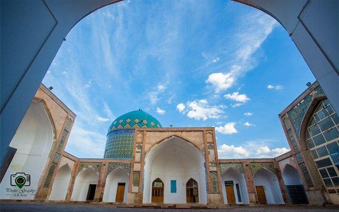 مسجد جامع شهر کلات، گنبد کبود قلب شهر