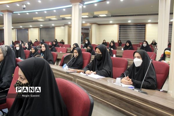 کارگاه آموزش خبرنگاری پانا ویژه دختران دانش‌آموز در قم