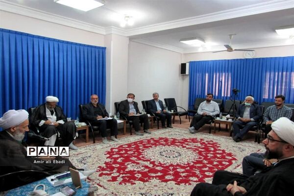 نشست مجمع اندیشه‌ورز قرارگاه دانش‌بنیان کشاورزی با نماینده ولی فقیه