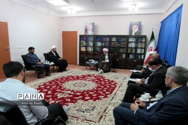 نشست مجمع اندیشه‌ورز قرارگاه دانش‌بنیان کشاورزی با نماینده ولی فقیه