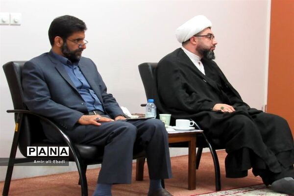 نشست مجمع اندیشه‌ورز قرارگاه دانش‌بنیان کشاورزی با نماینده ولی فقیه