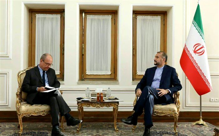 وزیر امور خارجه خواستار برخورداری «حمید نوری» از حقوق اولیه شد