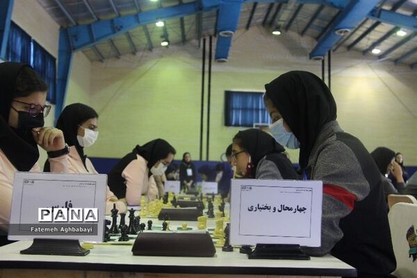 آغاز مسابقات شطرنج دانش‌آموزان دختر در شهرکرد