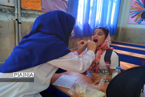 برگزاری اردوی جهادی معاینات پزشکی شهرستان قرچک در دبستان شاهد خاتم الانبیا