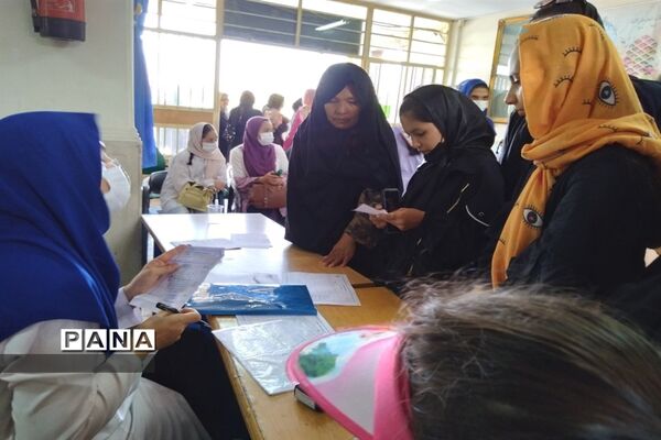 برگزاری اردوی جهادی معاینات پزشکی شهرستان قرچک در دبستان شاهد خاتم الانبیا