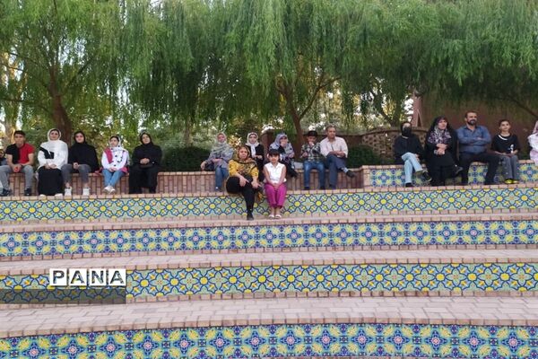 عصرانه‌های شیرین خانوادگی در پارک ایران کوچک ‌ناحیه ۳ کرج