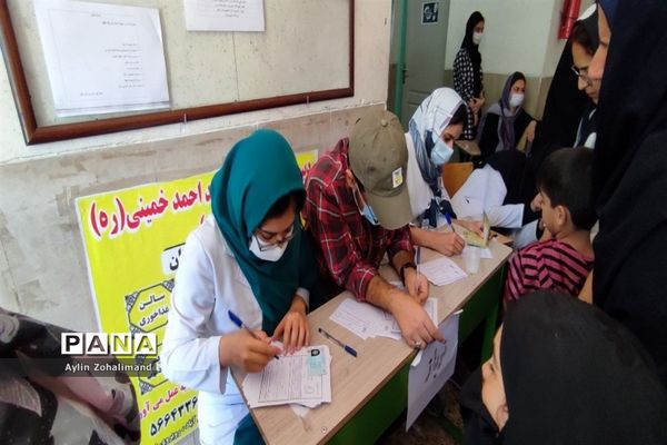 برگزاری اردوی جهادی پزشکی دبیرستان شهید‌بهایی در شهرستان رباط‌کریم
