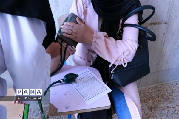 برگزاری اردوی جهادی پزشکی دبیرستان شهید‌بهایی در شهرستان رباط‌کریم