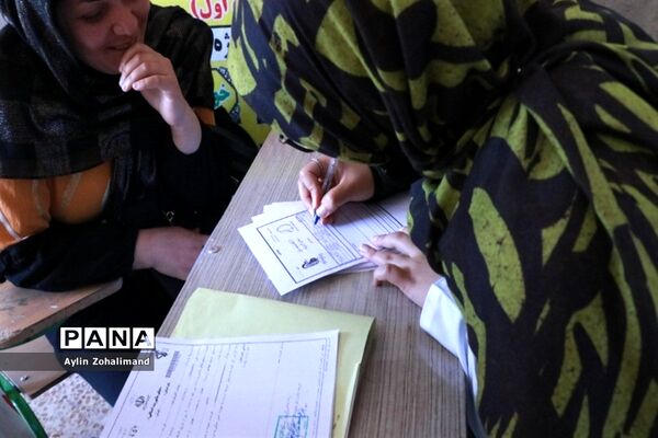 برگزاری اردوی جهادی پزشکی دبیرستان شهید‌بهایی در شهرستان رباط‌کریم