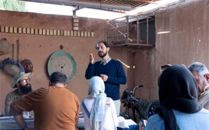 احمد شفیعی: فیلم مستند «درزگیرِ کنداکتور صداوسیما» نیست