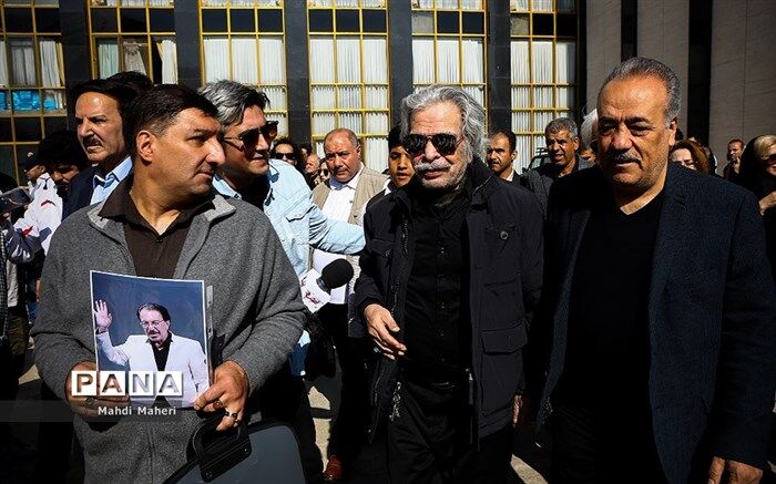 ماجرای عجیب از مرد هزار حنجره ایران؛ به خاطر پرسپولیس دعوا و با دوستان استقلالی‌اش قطع رابطه می‌کرد!