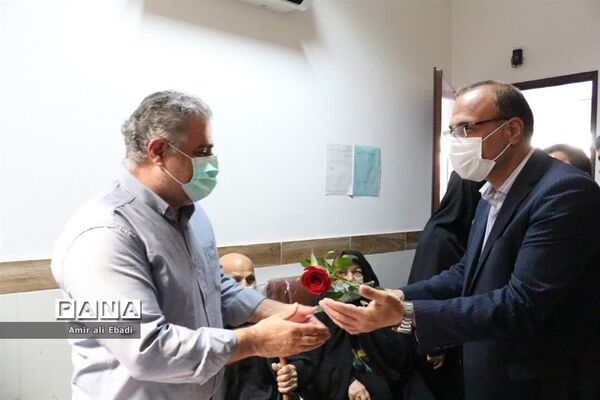 تجلیل از پزشکان توسط فرماندار شهرستان میاندورود