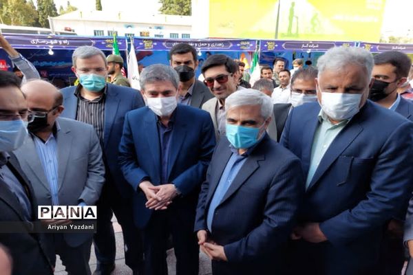 افتتاح نمایشگاه دستاوردهای دولت در استانداری فارس